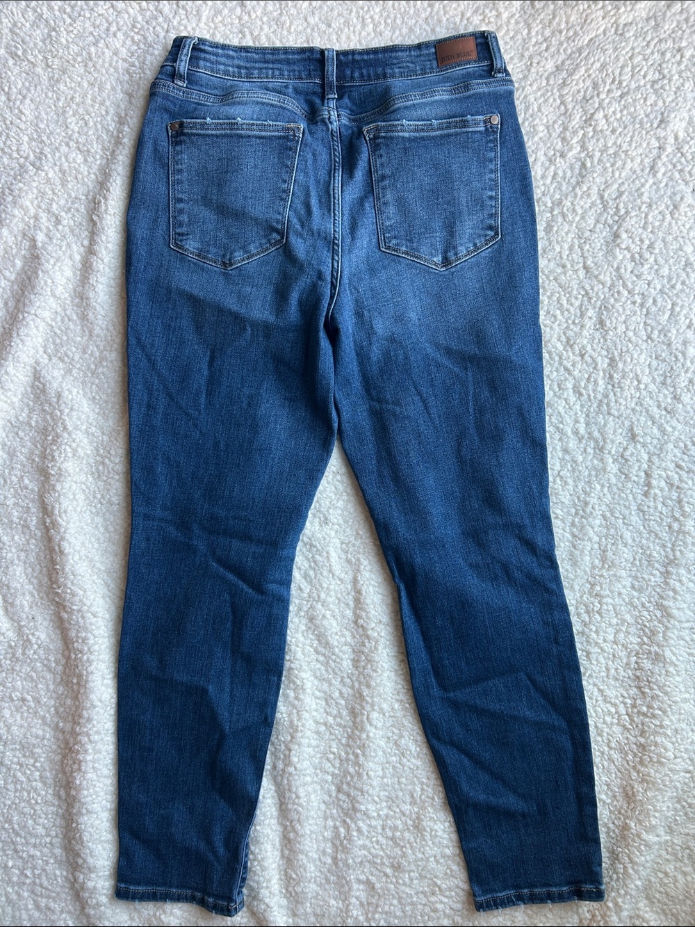 Judy Blue Boyfriend Jeans in Dark Blue Wash - Picture 3 of 3